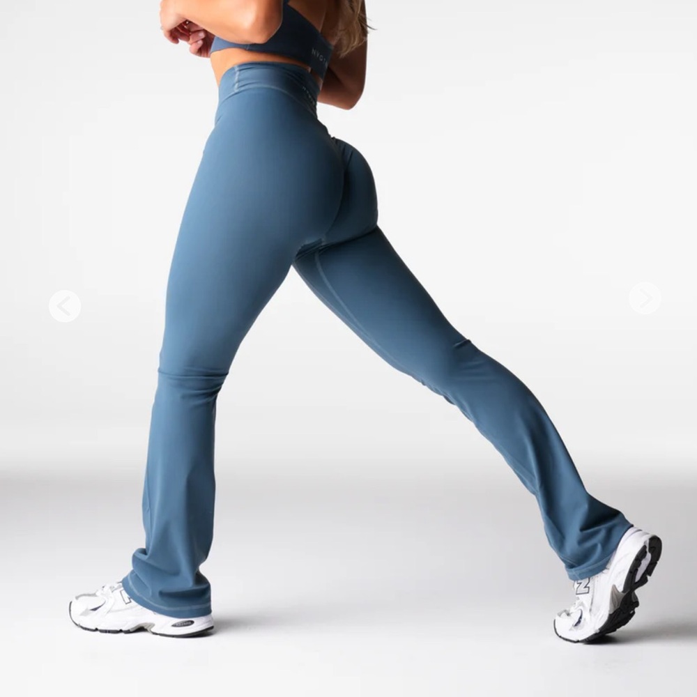NVGTN River Effortless Flare Leggings